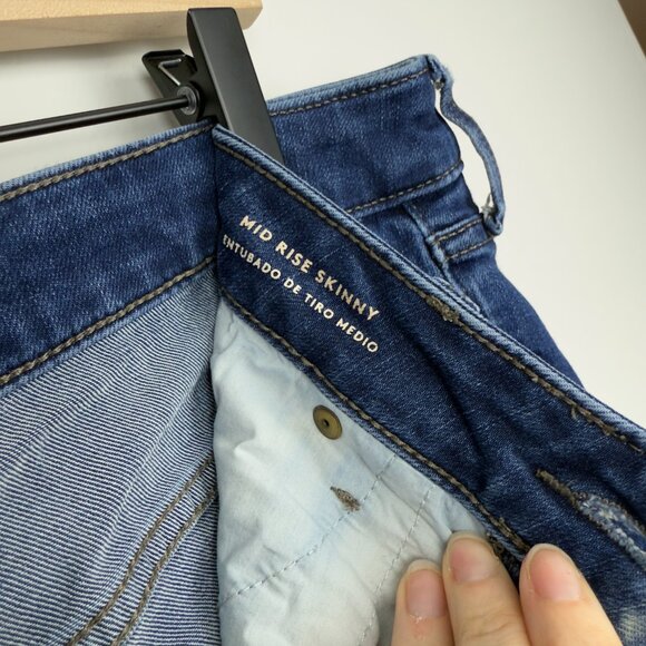 Women's Mid-Rise Skinny - Universal Thread™ Medium Wash Size 10 - Picture 5 of 7